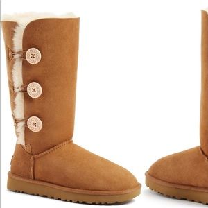 UGG Bailey Button Triplet II